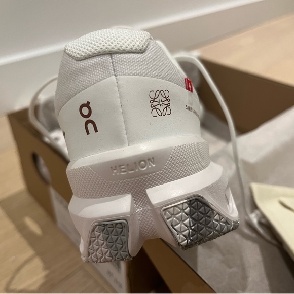 On Running x Loewe Cloudventure - Picture 2 of 11